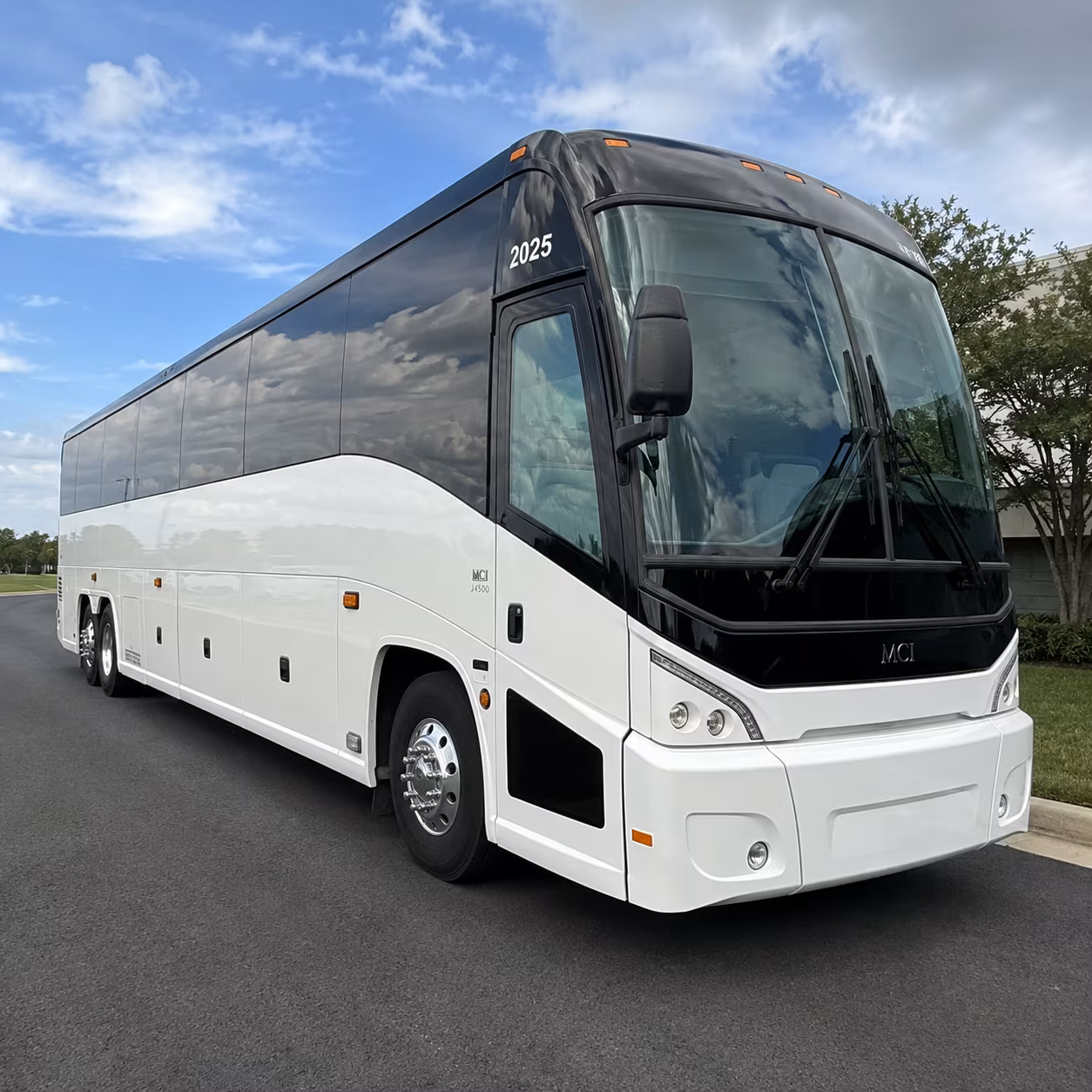 group transportation to nashville concerts at bridgestone arena and ascend amphitheater