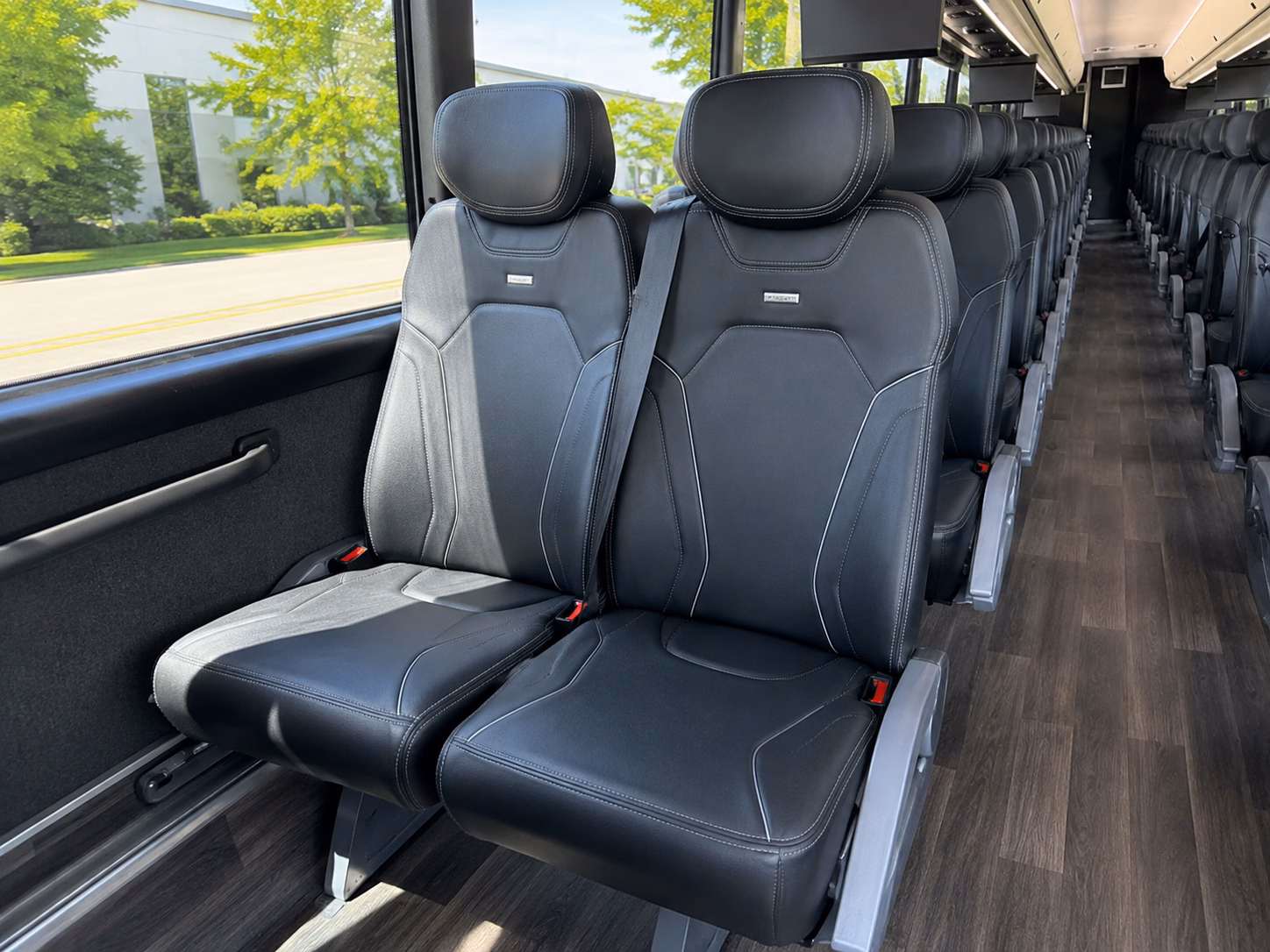how the type of bus you choose changes the price in bowling green kentucky