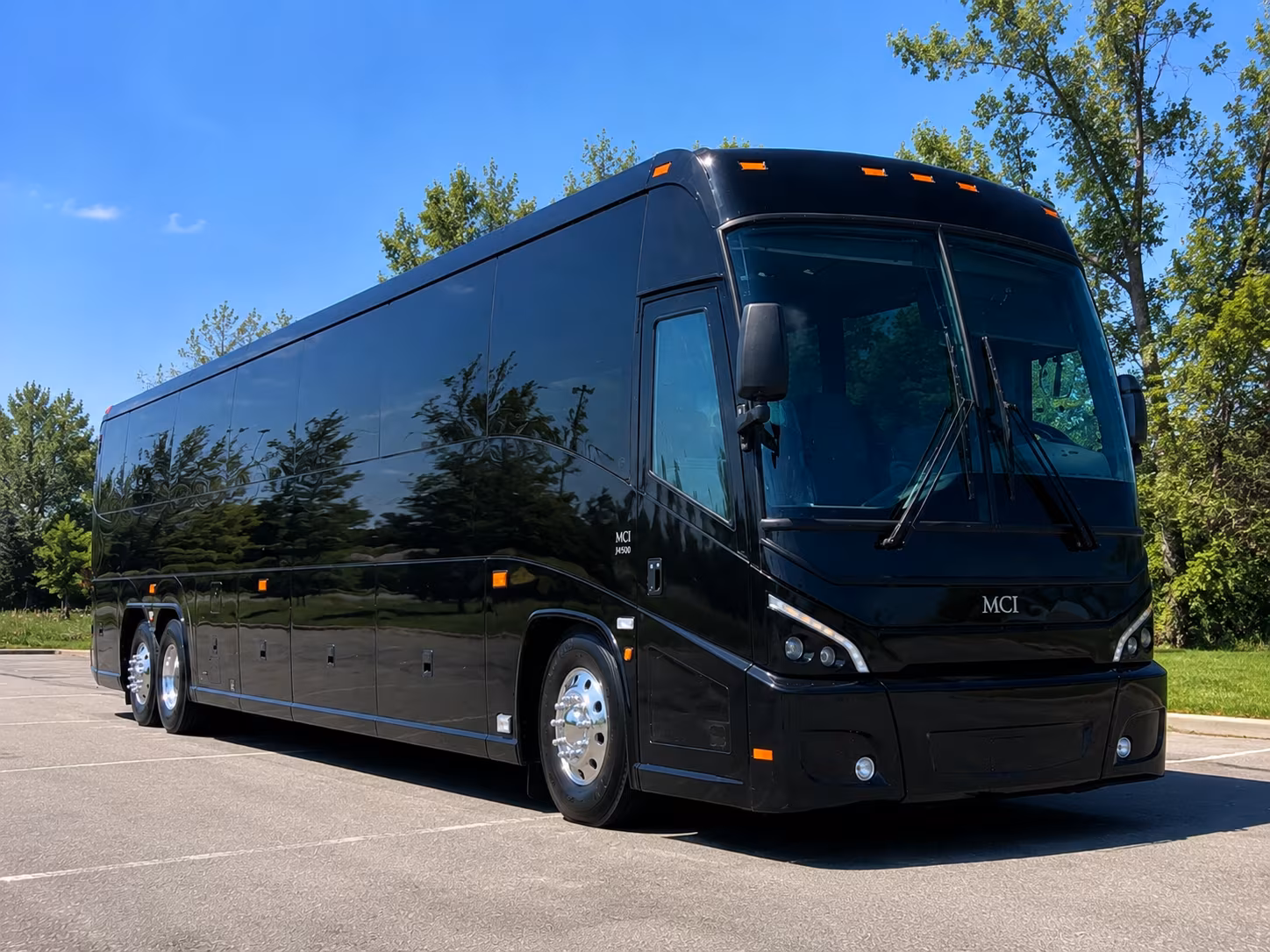 wku hilltoppers game day bus rentals in bowling green